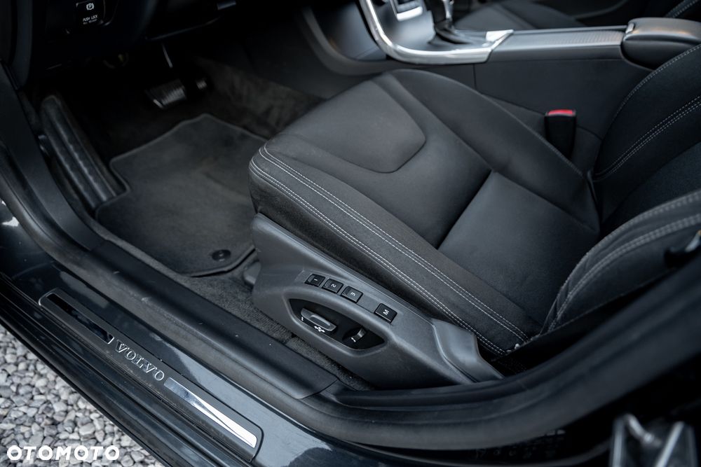 Volvo V60 D4 AWD Geartronic Momentum - 17