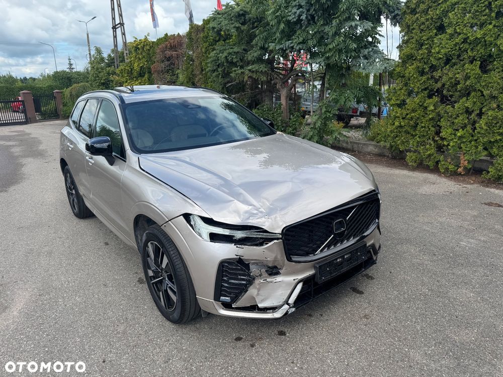 Volvo XC 60 B5 B AWD Plus Black Edition - 4