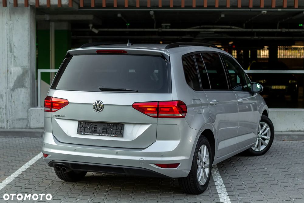 Volkswagen Touran - 19