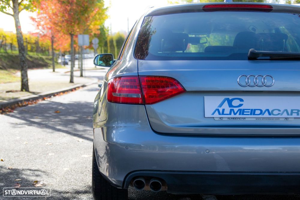 Audi A4 Avant 2.0 TDI Advance - 30