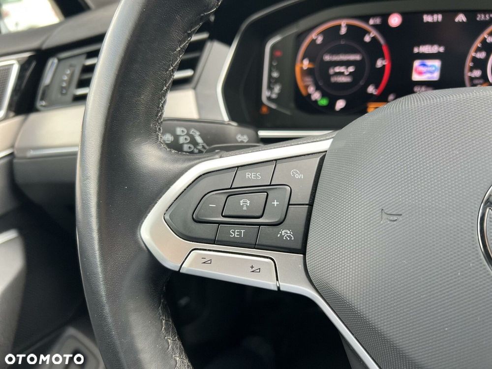 Volkswagen Passat - 23