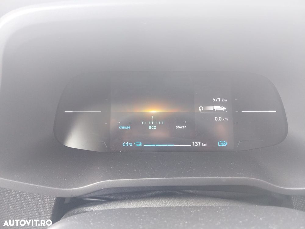 Renault TRAFIC ELECTRIC - 8