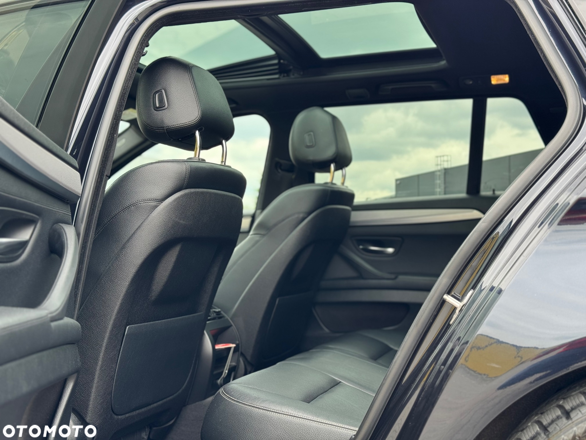 BMW Seria 5 520d xDrive - 10