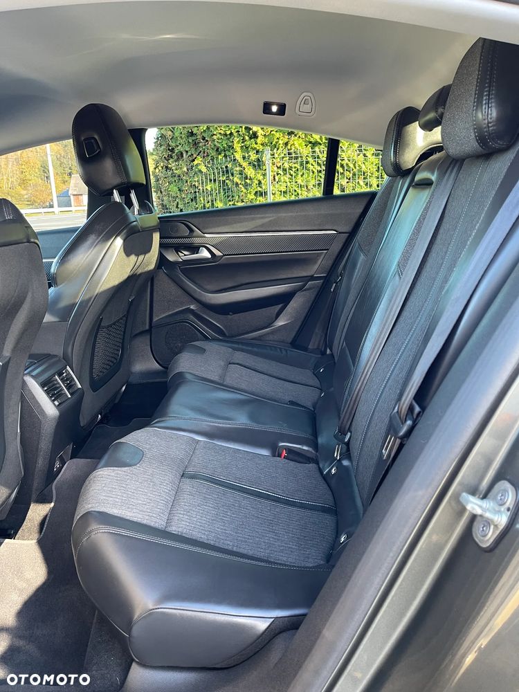Peugeot 508 BlueHDi 130 EAT8 Allure Pack - 32