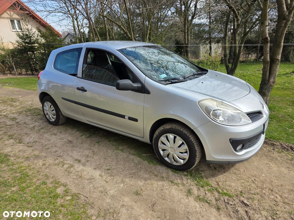 Renault Clio 1.2 16V Dynamique - 1