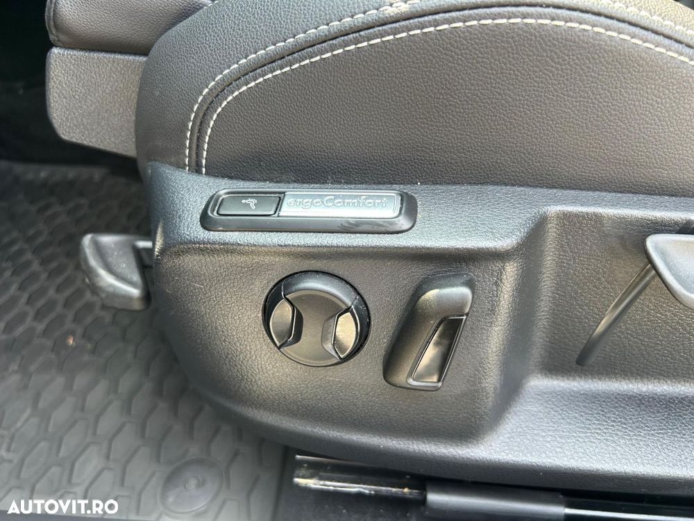 Volkswagen Passat 2.0 TDI DSG Highline - 15