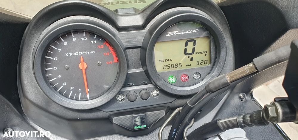 Suzuki GSF - Bandit - 9