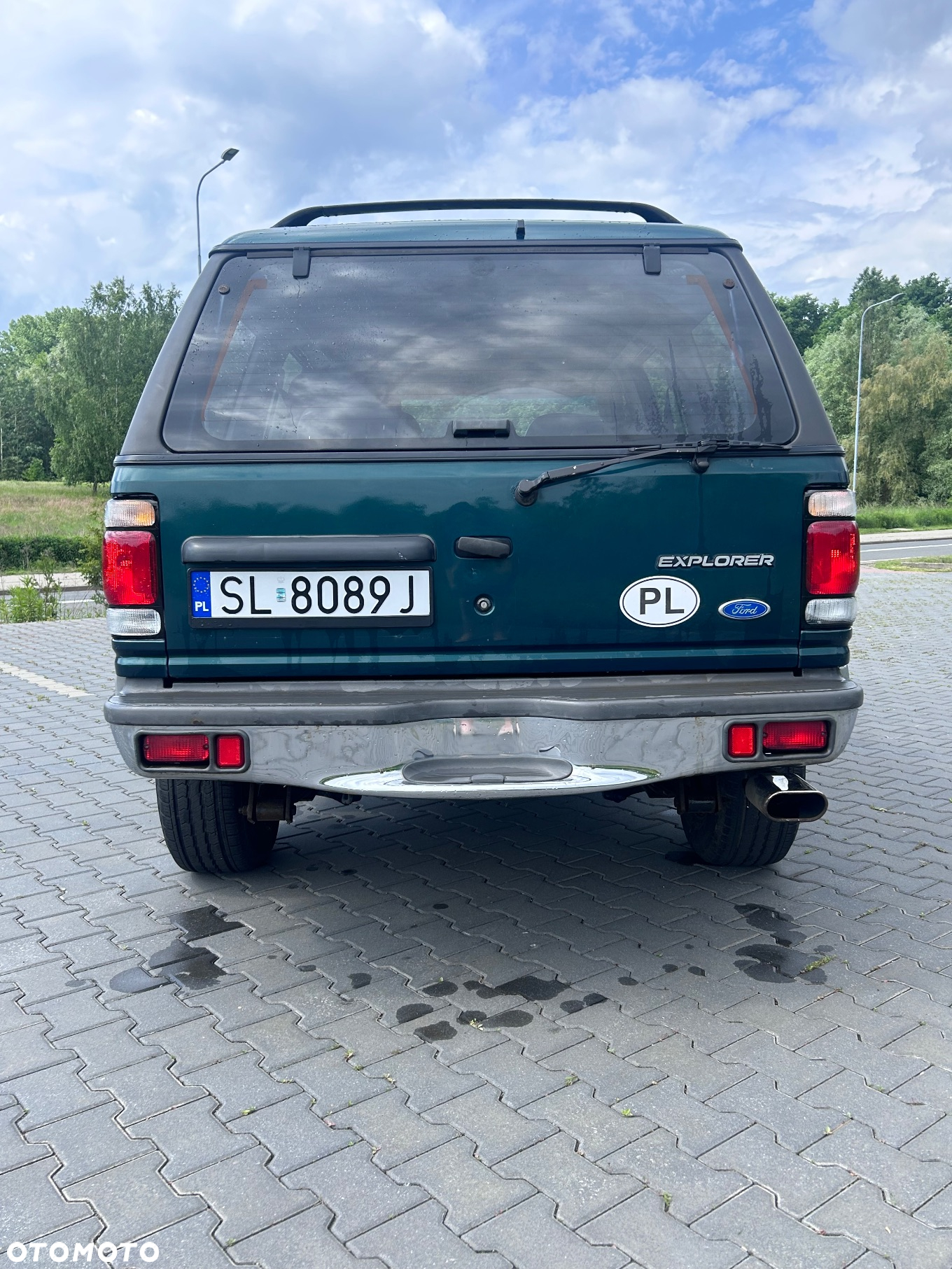 Ford Explorer Standard - 4