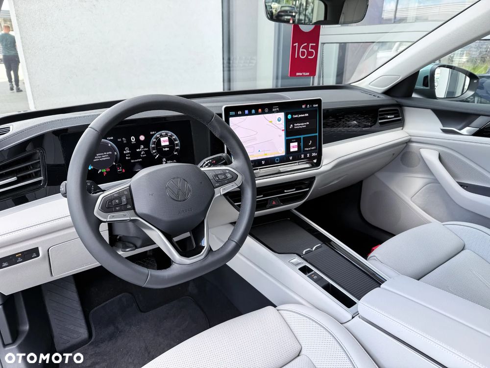 Volkswagen Passat Variant 2.0 TDI SCR DSG Elegance - 18