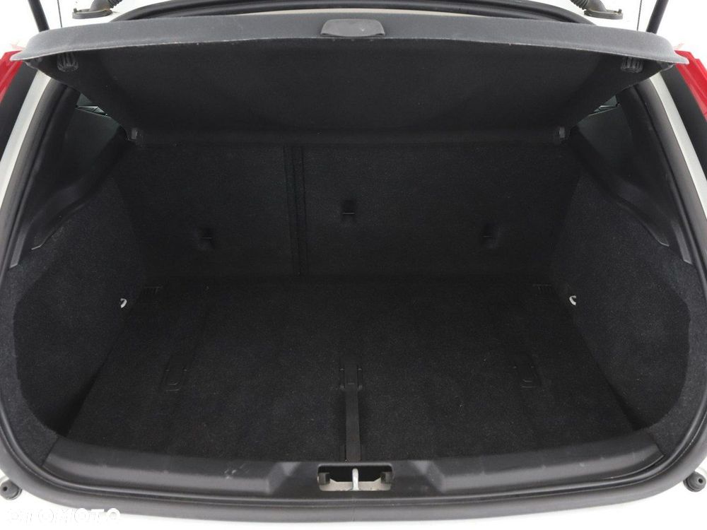 Volvo V40 T2 Geartronic - 21