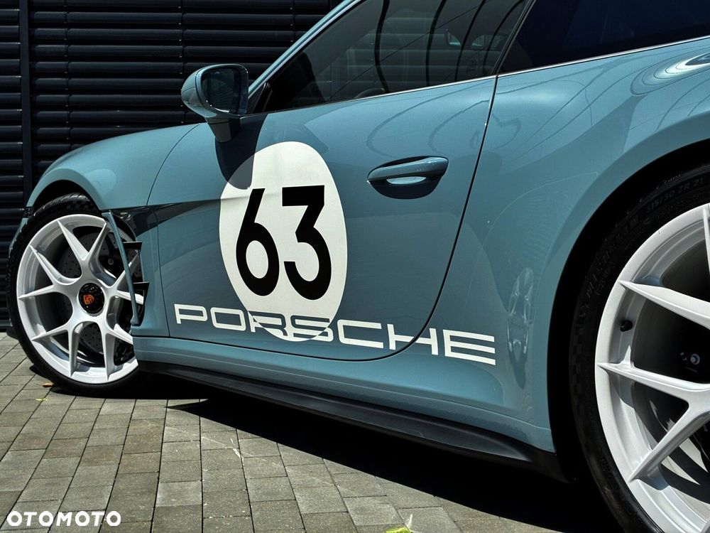 Porsche 911 - 36