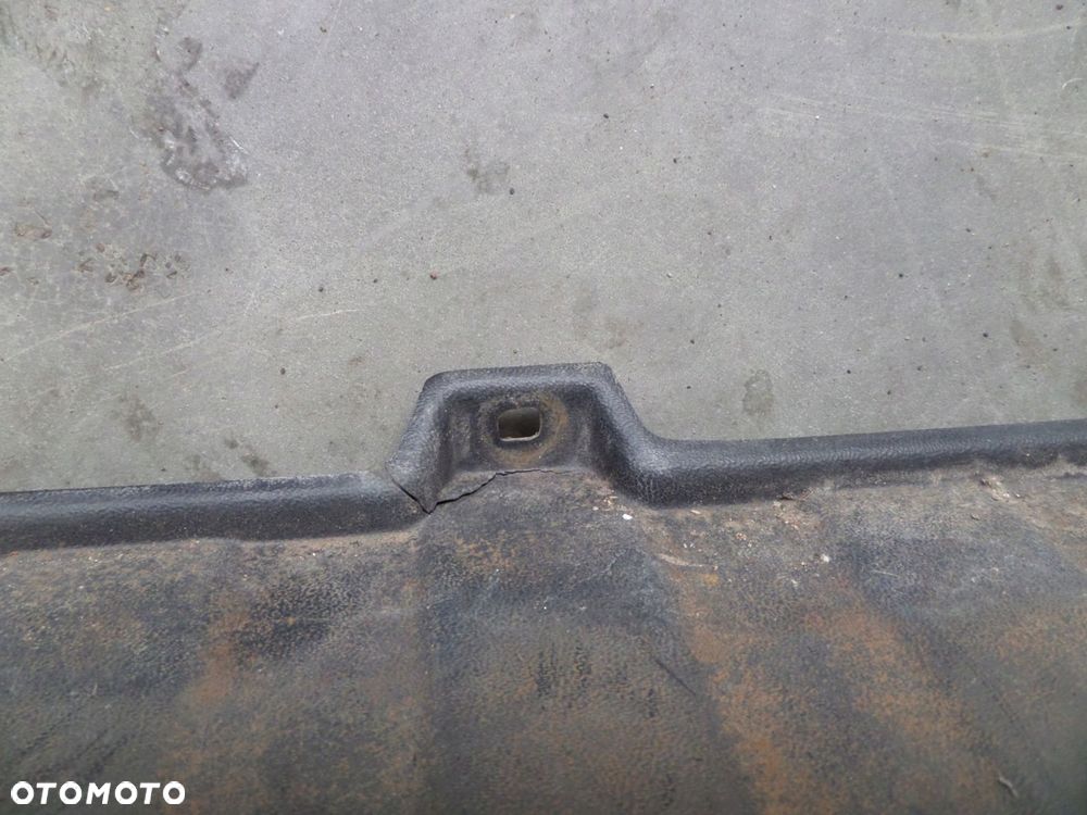 zderzak tył trafic iii vivaro b 4x pdc 850106047r - 4