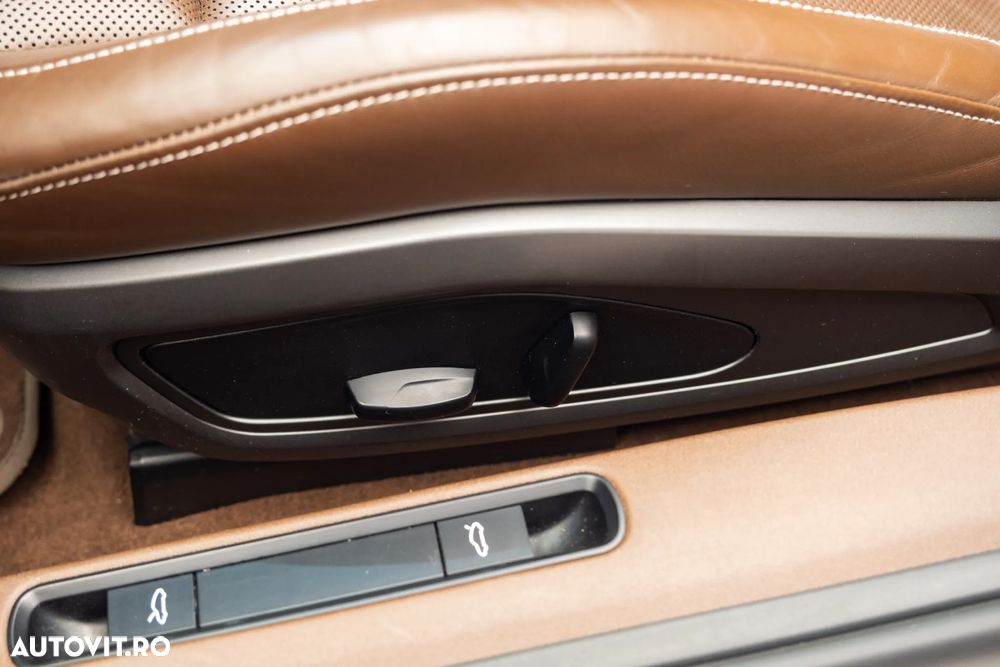 Porsche 911 Carrera 4S PDK - 33