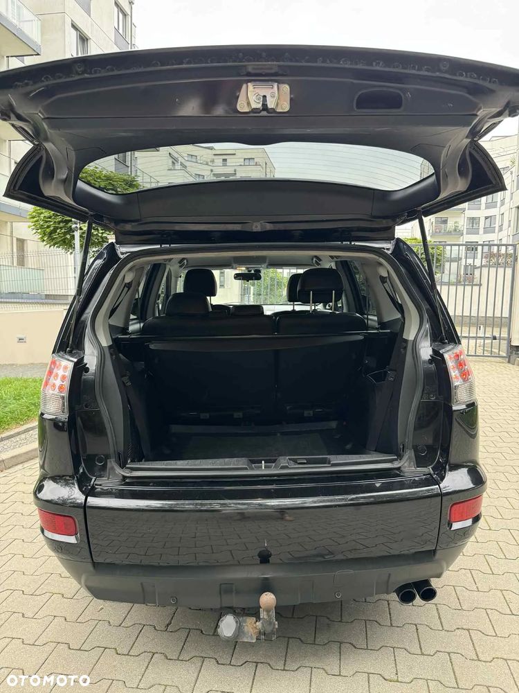 Mitsubishi Outlander 2.0 DID Intense + SE - 6