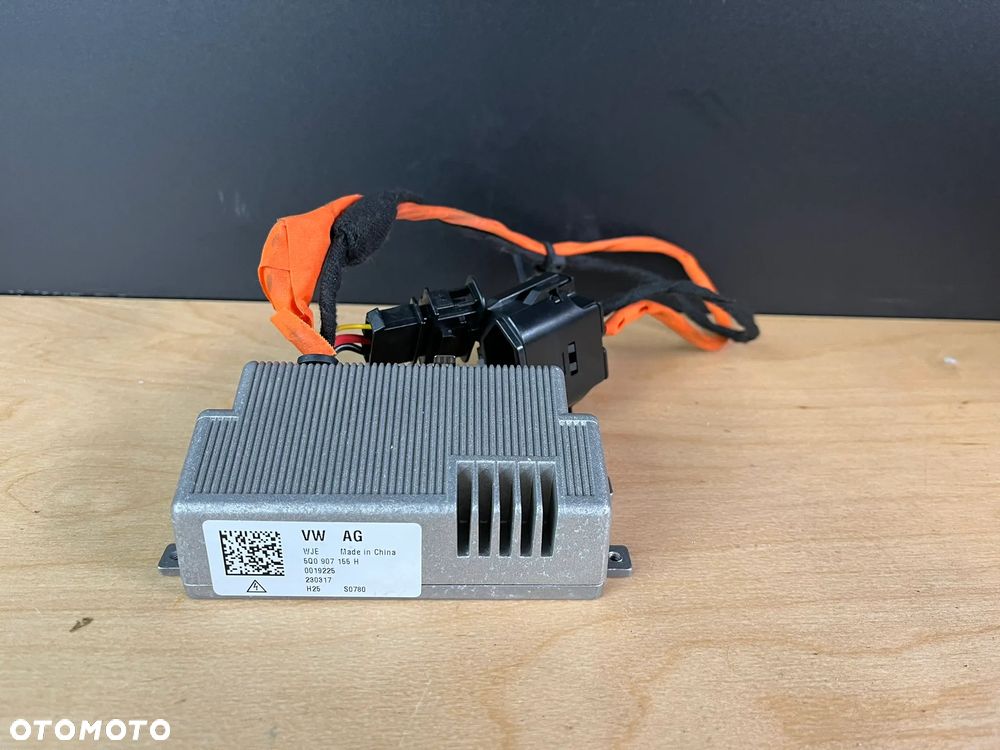 VW Skoda Audi przetwornica napięcia ładowarka gniazdo 5Q0907155H - 1