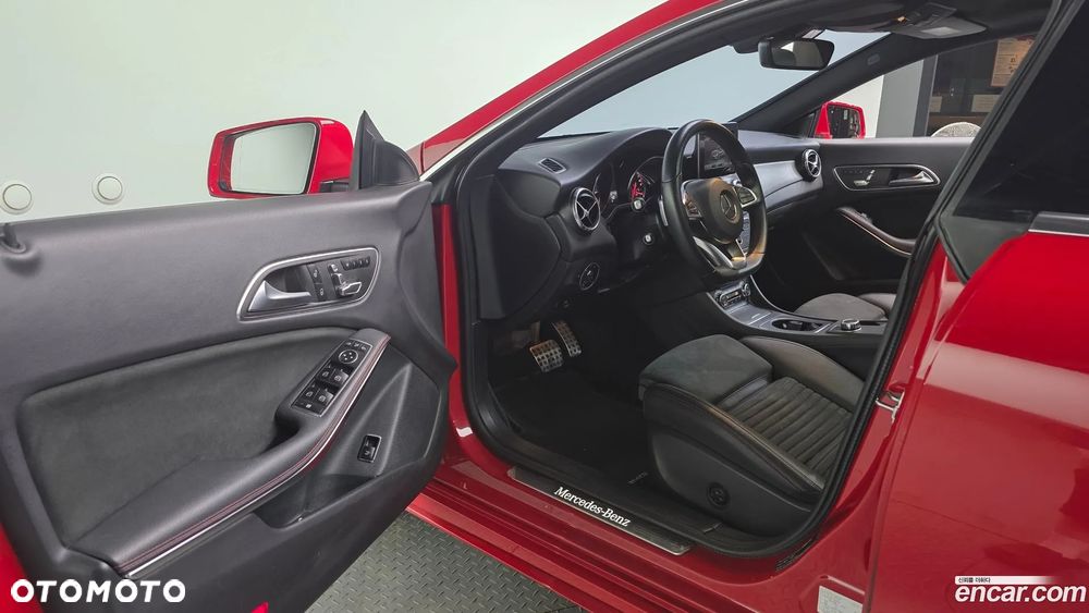 Mercedes-Benz CLA - 11