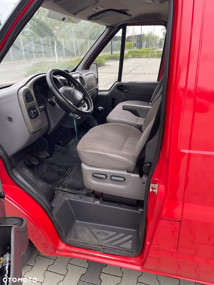 Ford Transit - 12