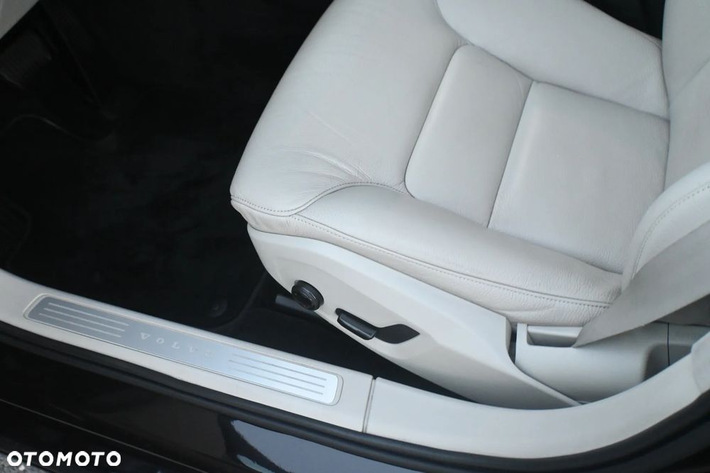 Volvo S90 D4 Inscription - 33