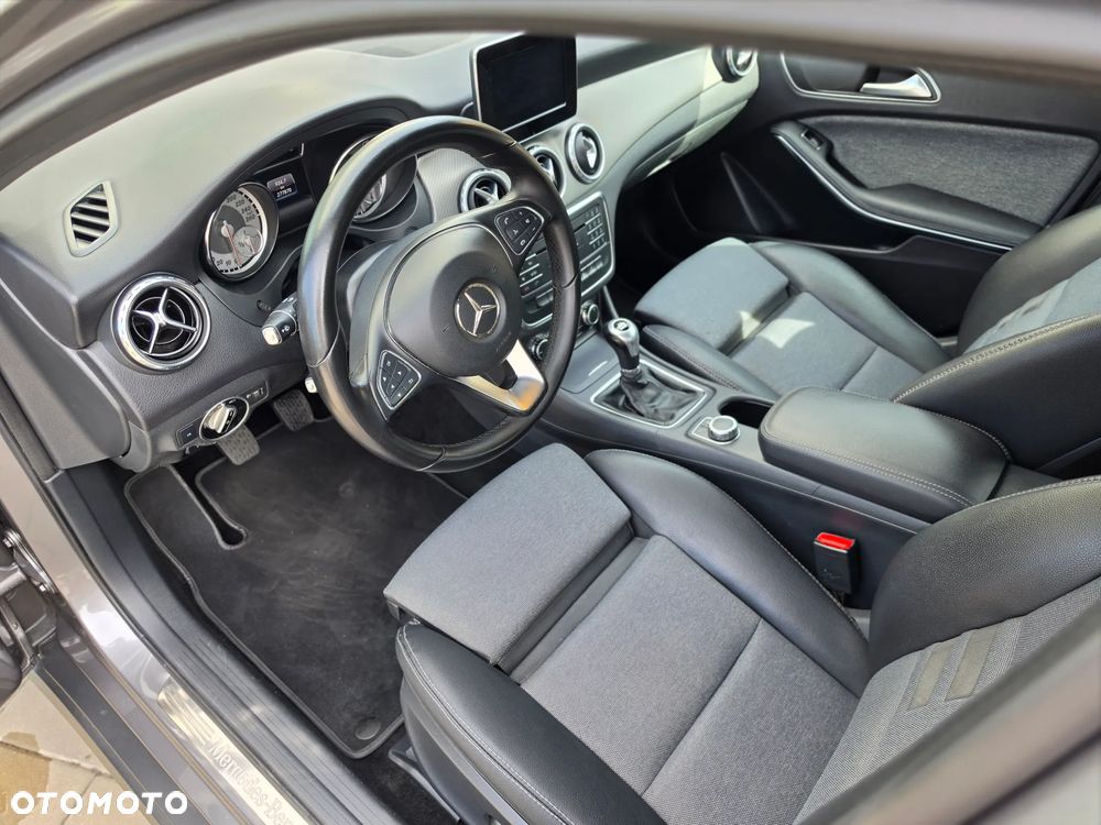 Mercedes-Benz GLA 200 d Activity Edition - 6