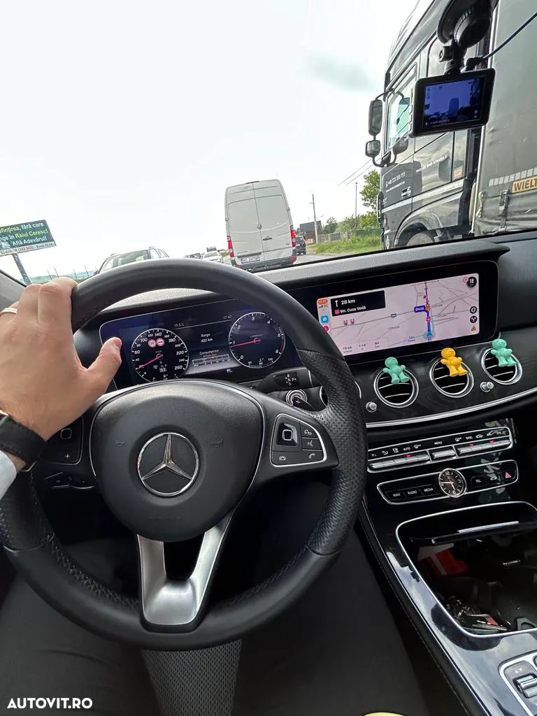 Mercedes-Benz E 220 d T 9G-TRONIC - 13