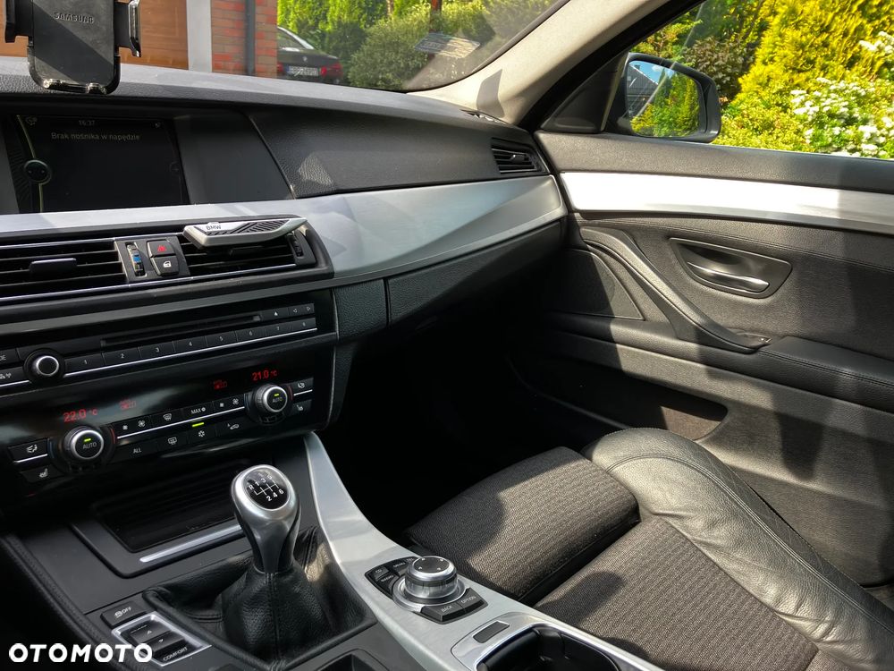 BMW Seria 5 520d Efficient Dynamics - 16
