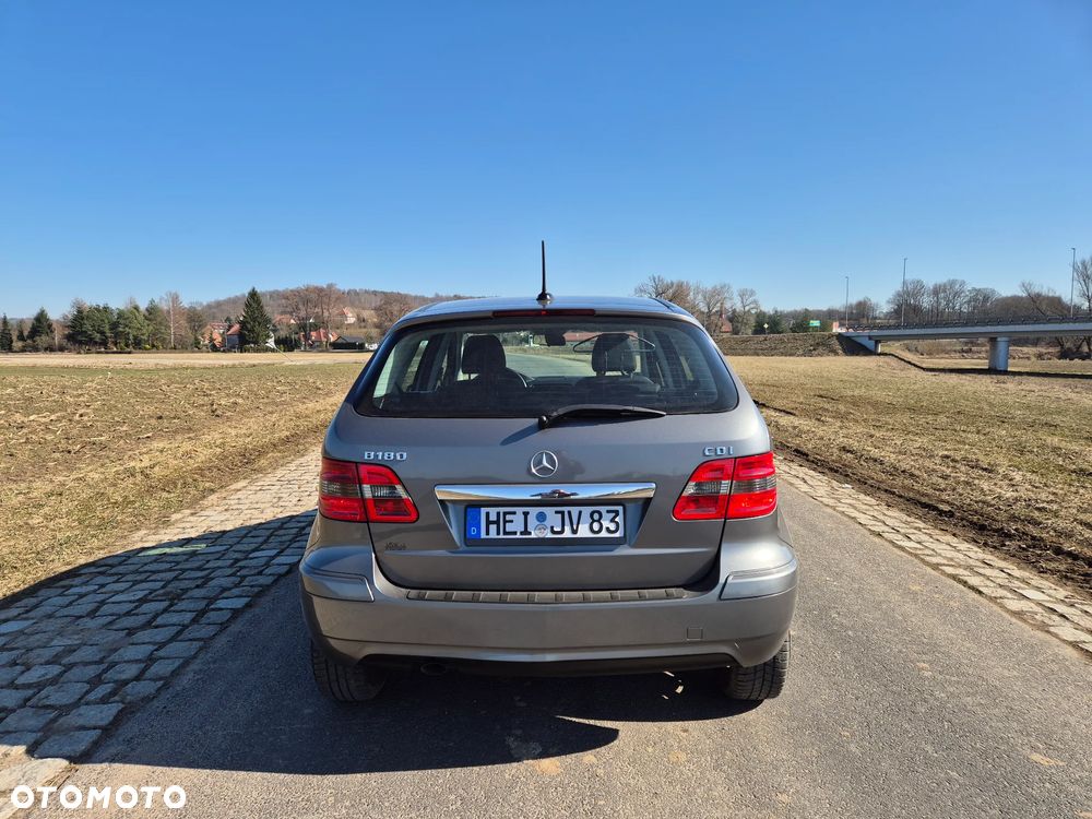 Mercedes-Benz Klasa B 180 CDI Autotronic Special Edition - 10