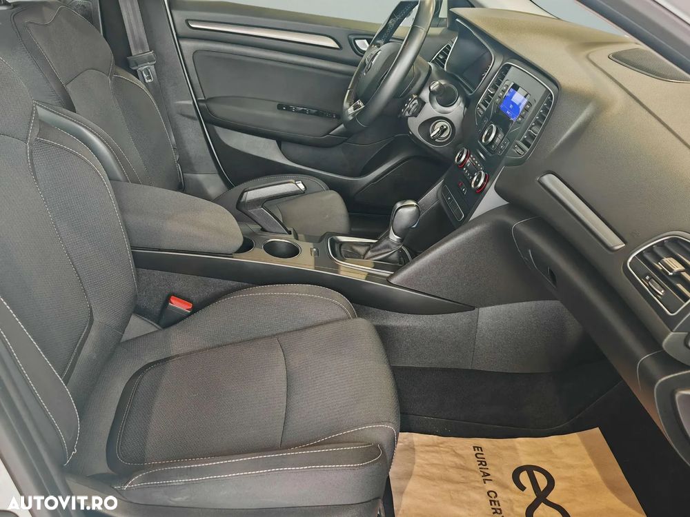 Renault Megane TCE 140 EDC Techno - 11