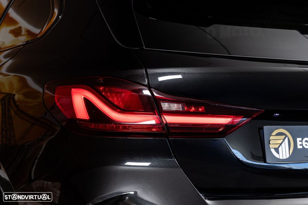 BMW 118 i Pack Desportivo M Auto - 9