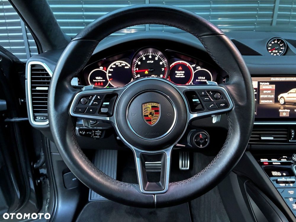 Porsche Cayenne - 25