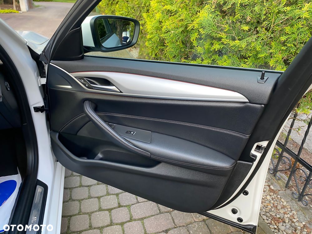BMW Seria 5 520d Touring - 13