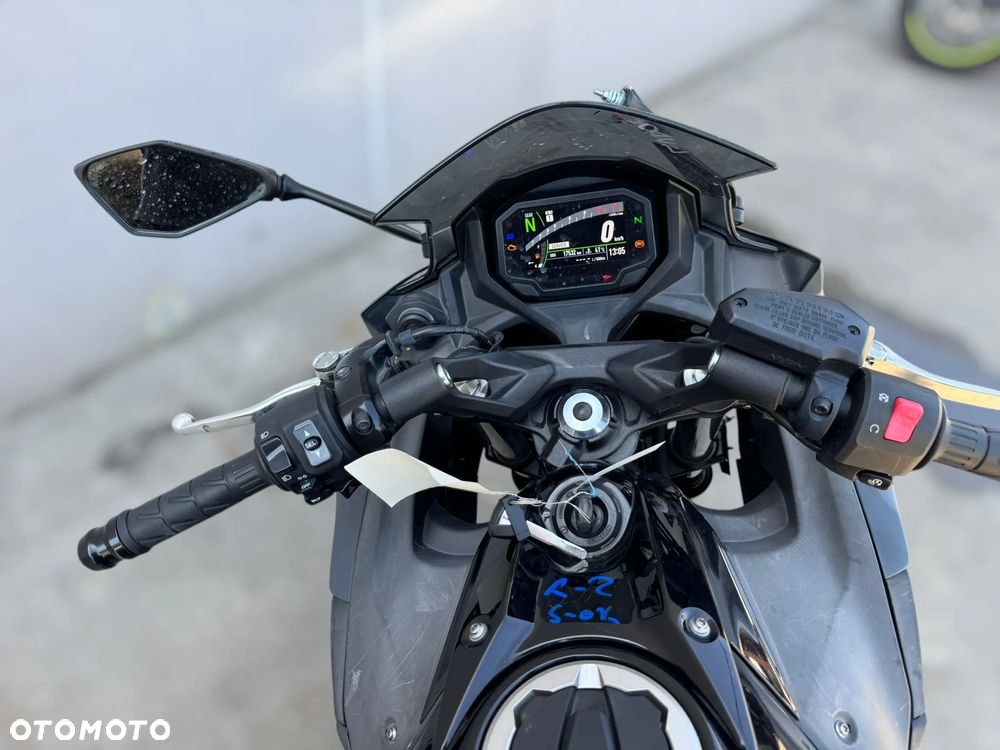 Kawasaki Ninja - 12