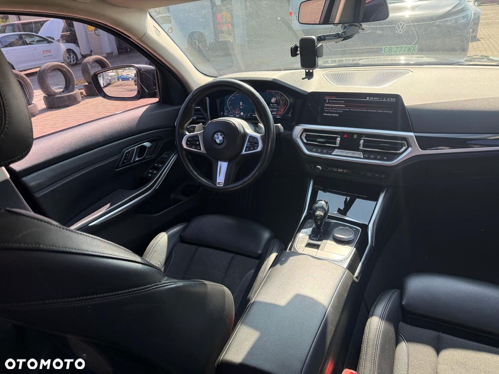 BMW Seria 3 318d - 14