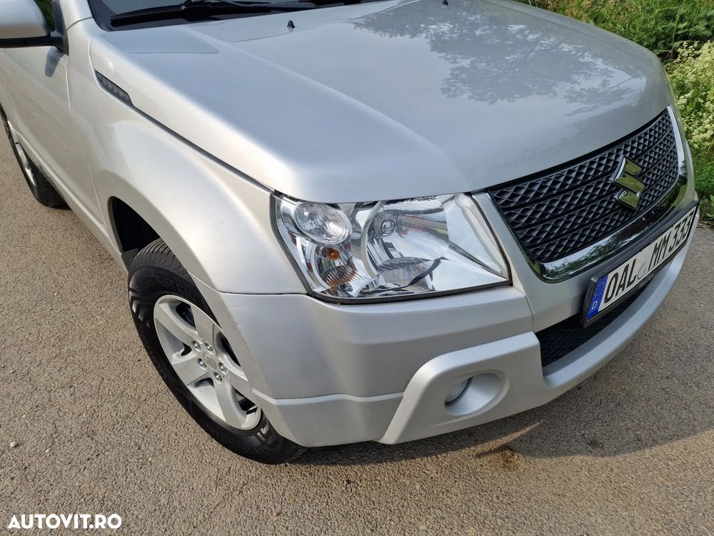 Suzuki Grand Vitara 1.9 DDiS Comfort - 11