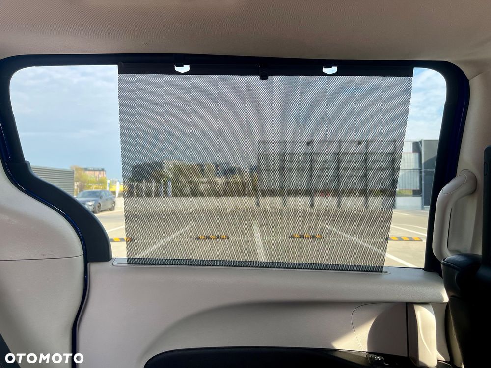 Chrysler Pacifica - 17