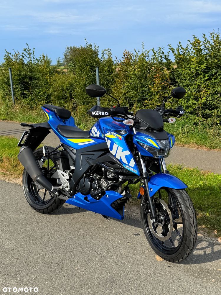 Suzuki GSX - 26