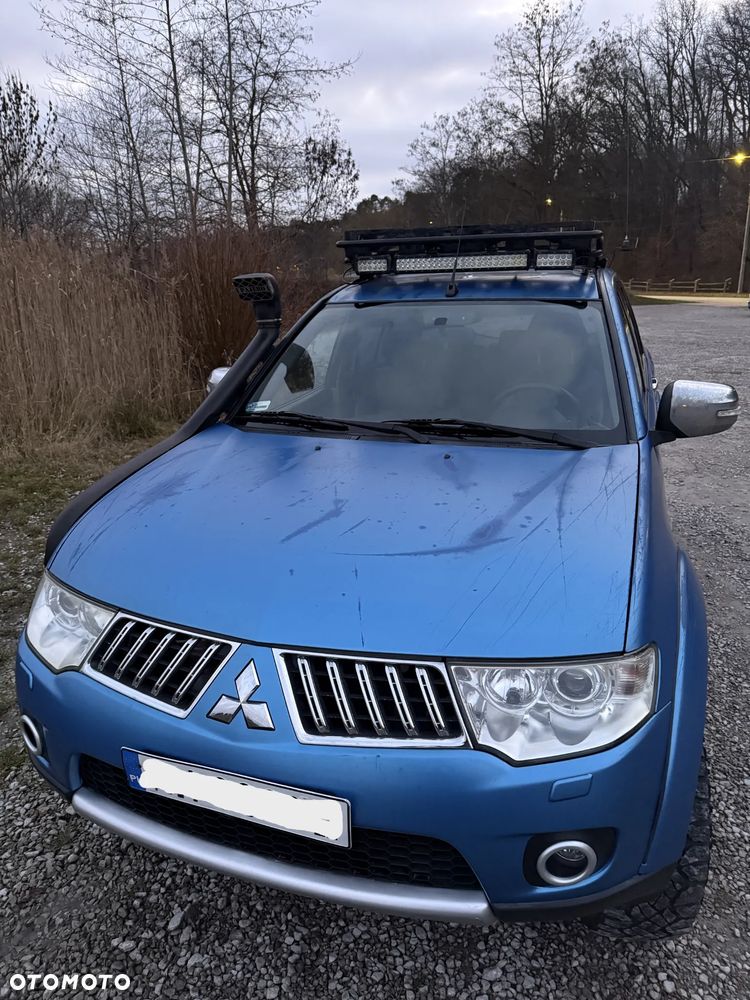 Mitsubishi Pajero Sport - 7