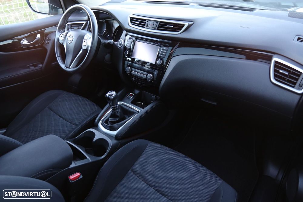 Nissan Qashqai 1.5 dCi N-Connecta 18 - 14