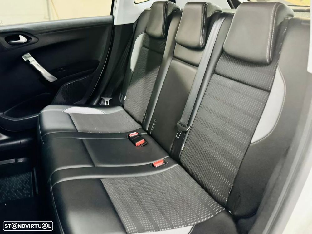 Peugeot 2008 1.6 BlueHDi Allure - 48