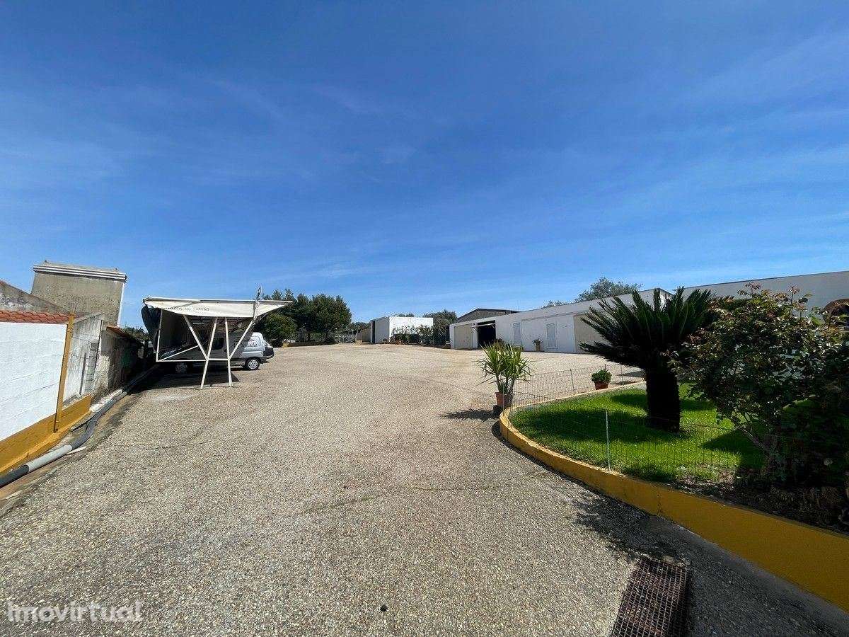 Quinta T7 com Restaurante e Terreno Rústico para Venda em Montemor-... - Grande imagem: 4/29