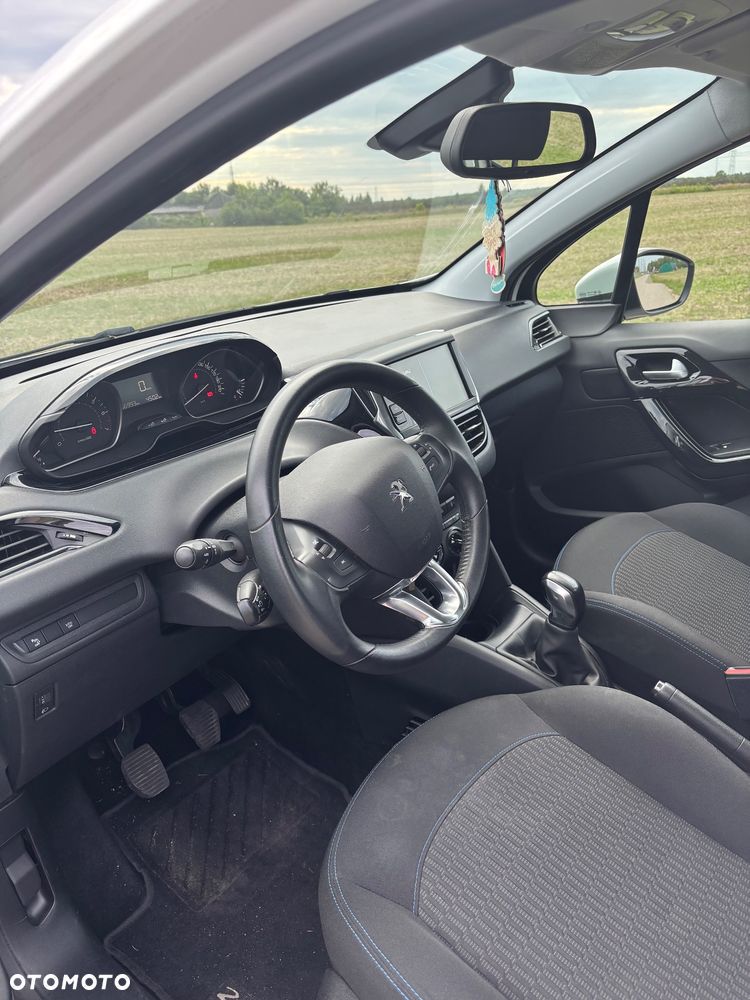Peugeot 208 1.2 PureTech GPF Signature S&S - 13