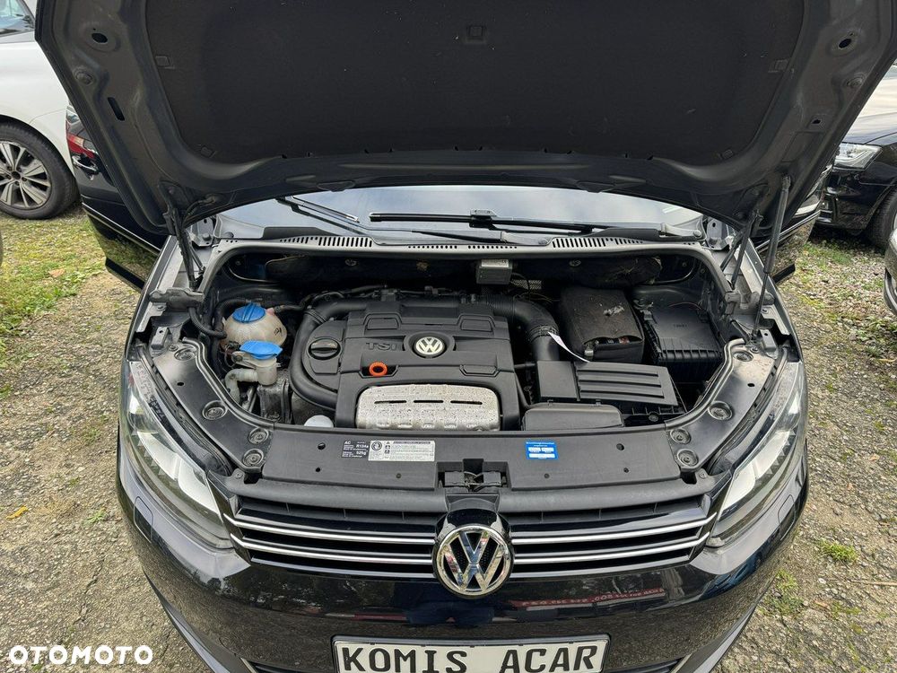 Volkswagen Touran - 10