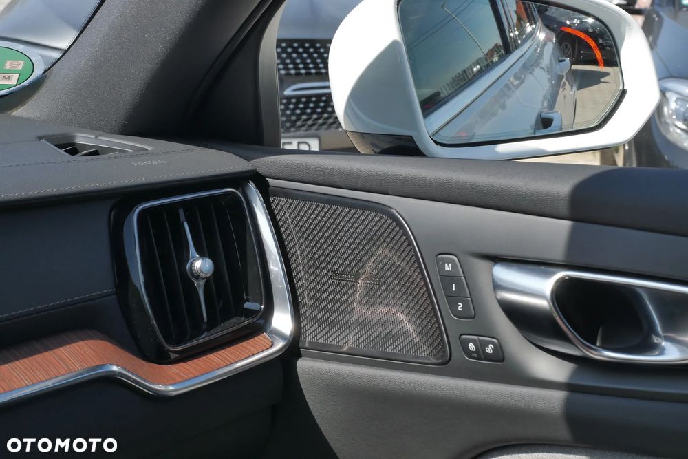 Volvo V60 T6 AWD Recharge Geartronic Inscription - 11