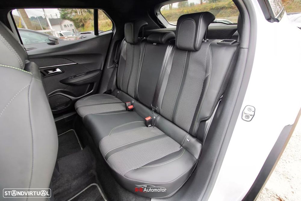 Peugeot 2008 1.2 PureTech GT EAT8 - 20