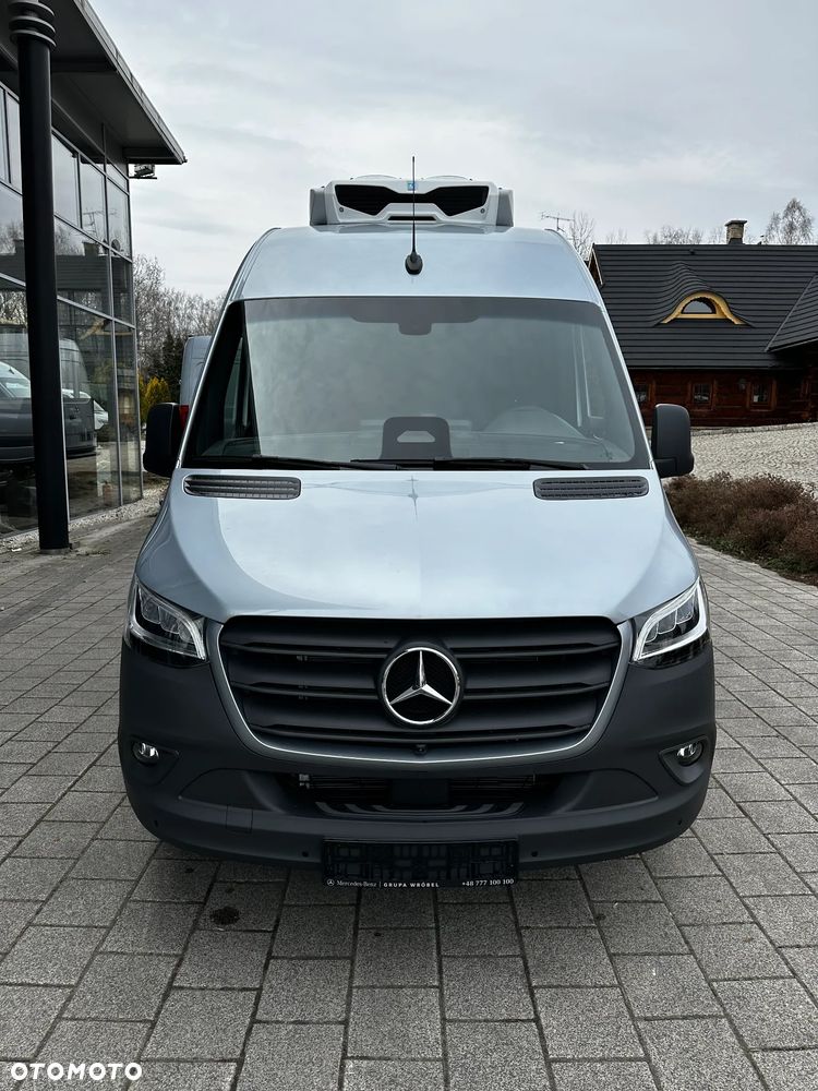 Mercedes-Benz Sprinter - 4