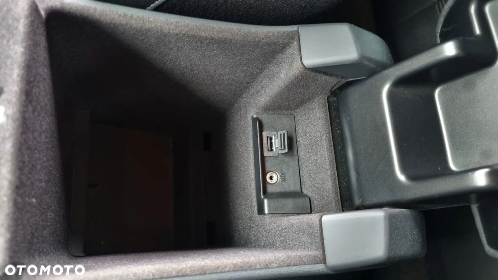 Volvo V60 D4 Geartronic Momentum - 36