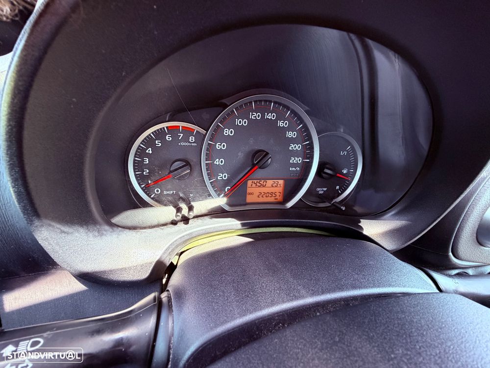Toyota Yaris 1.0 VVT-i Comfort+P.Style +Navi - 28