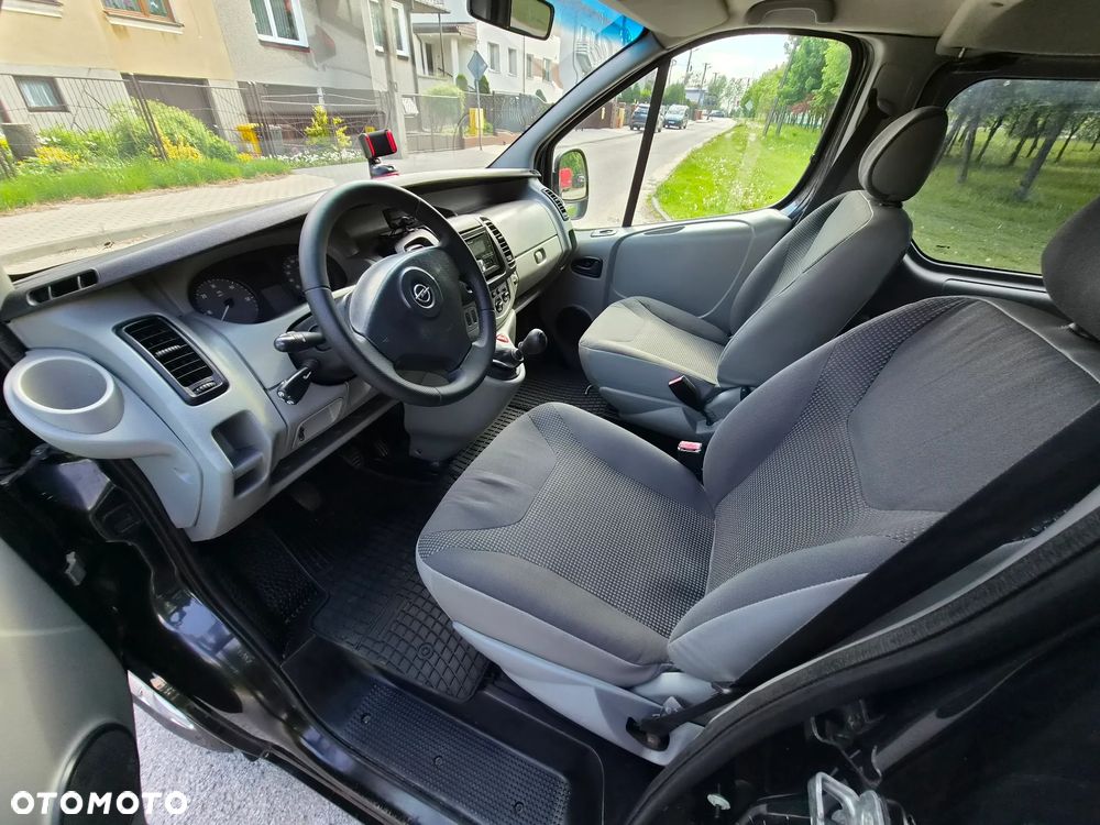 Opel Vivaro - 11