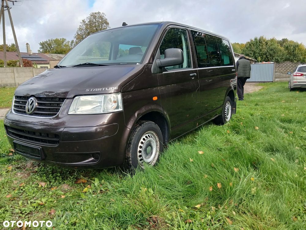 Volkswagen Caravelle - 1