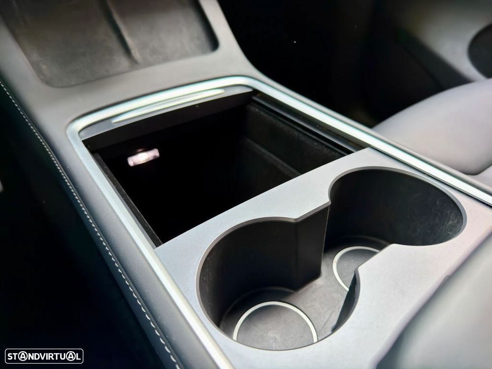 Tesla Model Y Performance Tração Integral - 31