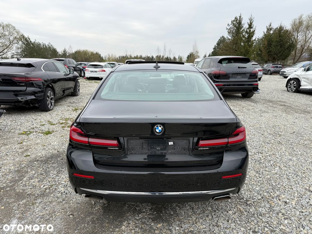 BMW Seria 5 530d xDrive Luxury Line - 4